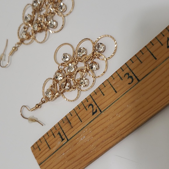 NWOT Beautiful Fashion Flowy Costume Rhinestone Chandelier Dangle Earrings - Picture 4 of 4